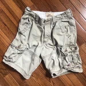 Men’s Hollister cargo shorts size 28